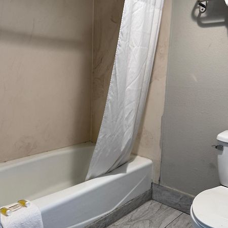 Days Inn By Wyndham Ontario Airport Luaran gambar