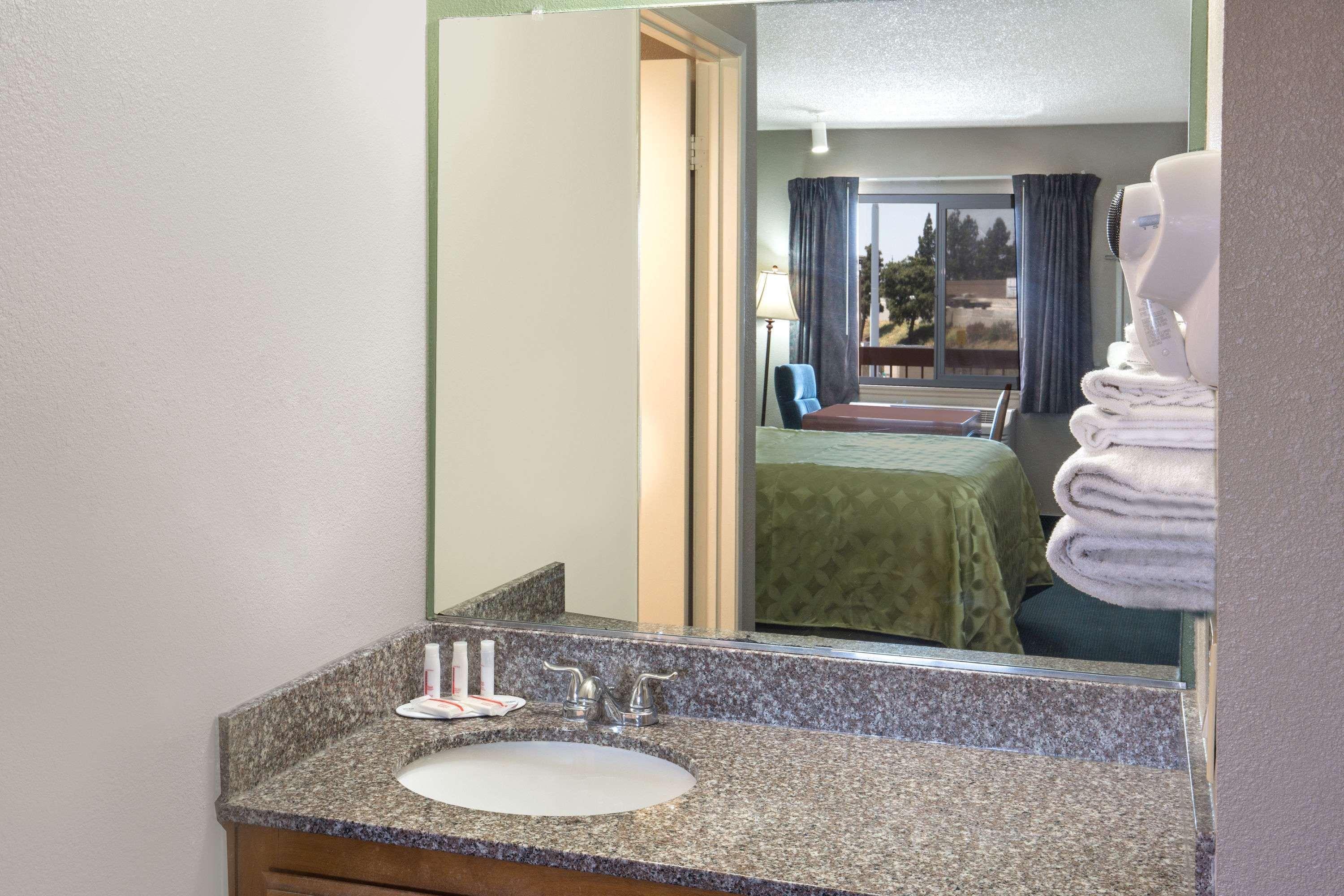 Days Inn By Wyndham Ontario Airport Luaran gambar