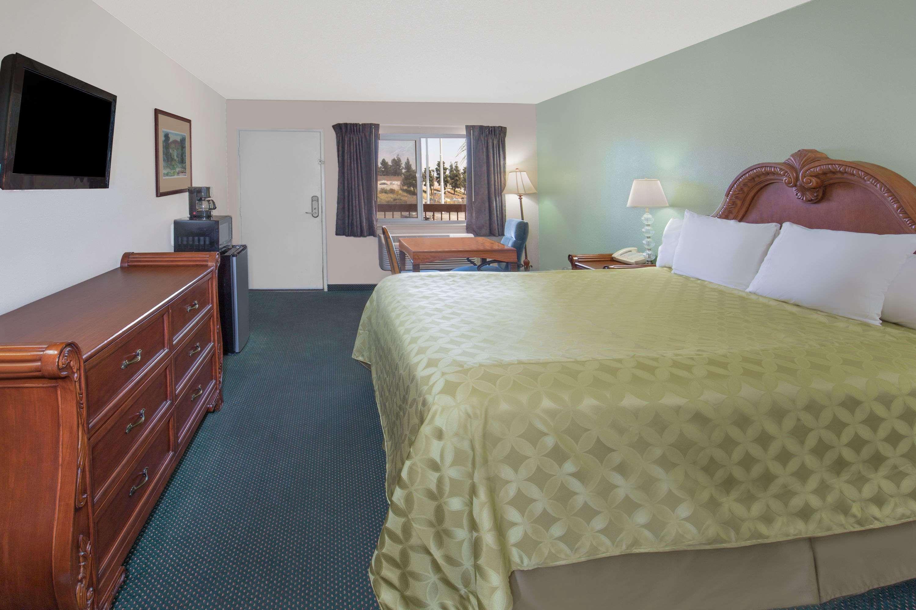 Days Inn By Wyndham Ontario Airport Luaran gambar