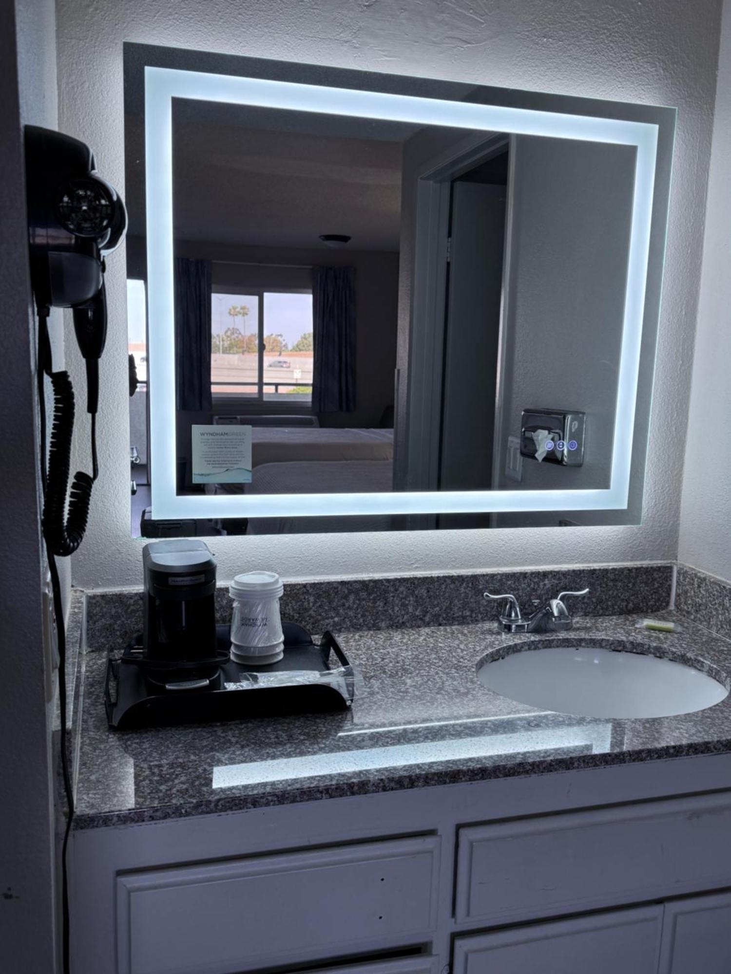 Days Inn By Wyndham Ontario Airport Luaran gambar