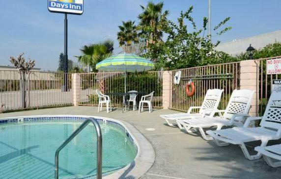Days Inn By Wyndham Ontario Airport Luaran gambar