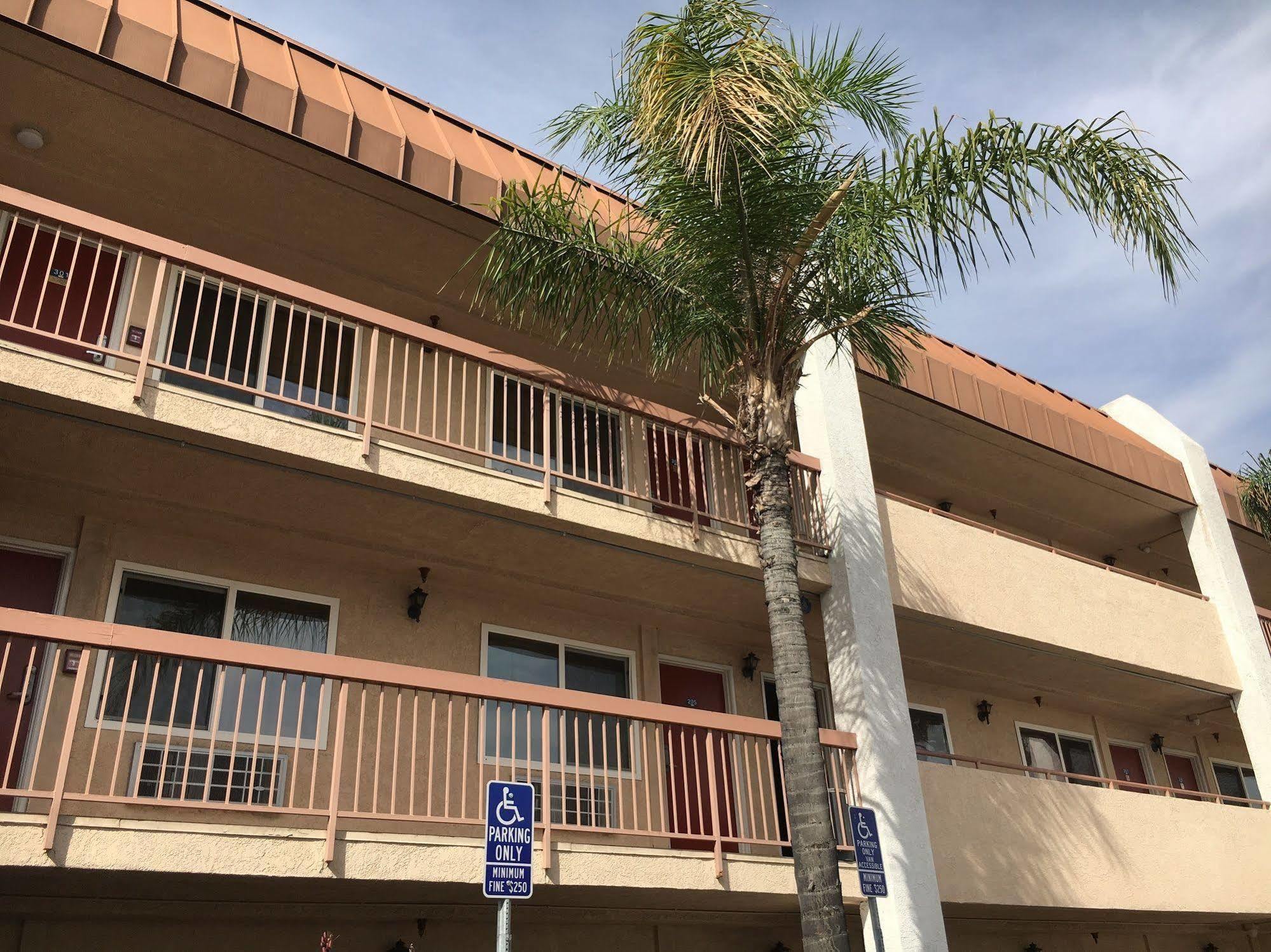 Days Inn By Wyndham Ontario Airport Luaran gambar