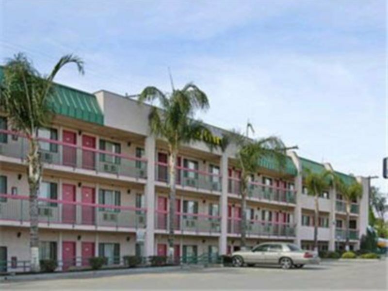 Days Inn By Wyndham Ontario Airport Luaran gambar