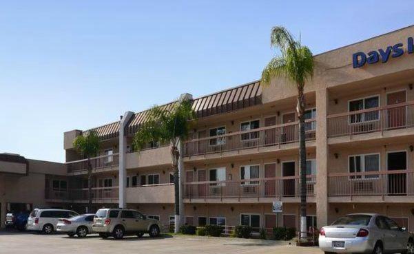 Days Inn By Wyndham Ontario Airport Luaran gambar